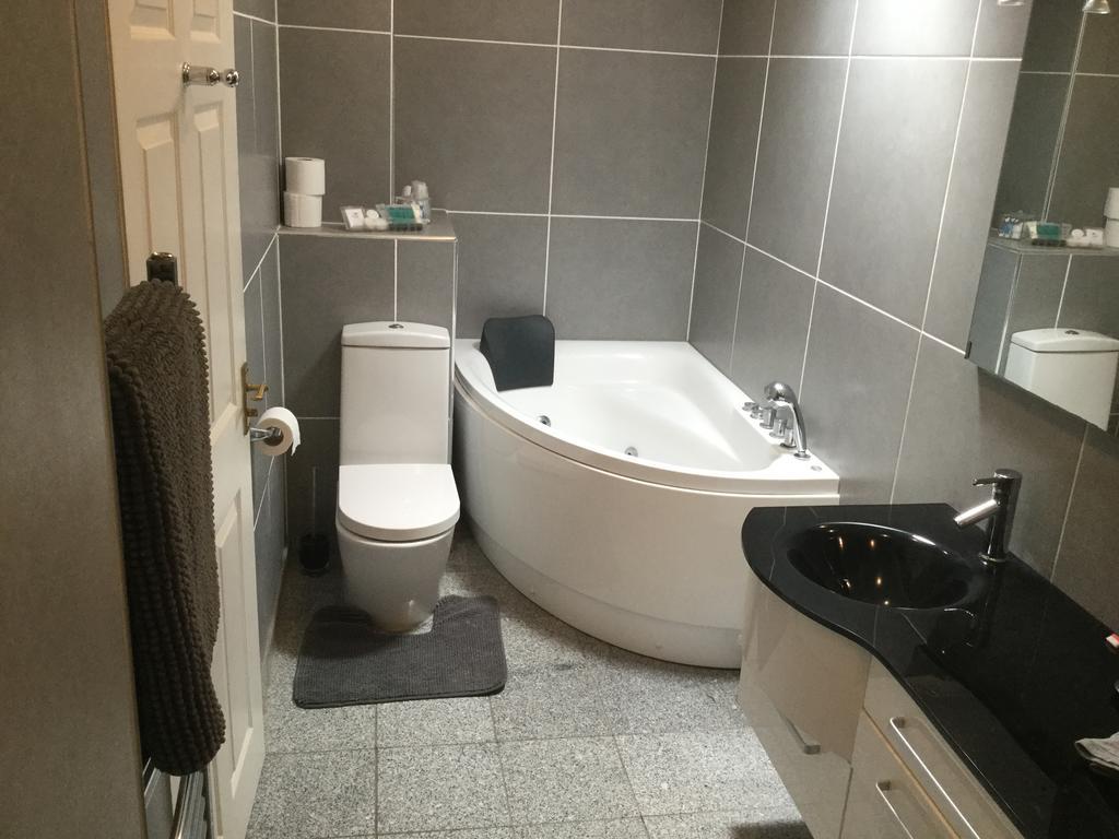 Homestead B&B Burgess Hill Bagian luar foto